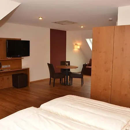 赛米纳斯霍夫旅馆 招待所