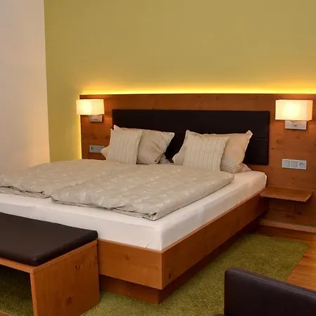 招待所 赛米纳斯霍夫旅馆 4*